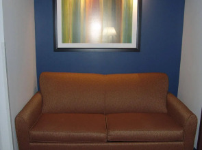 Clarion Pointe Downtown