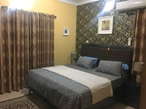 Shortlet Apartment Milverton Estate