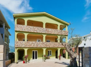 Apartments Villa FourTuna