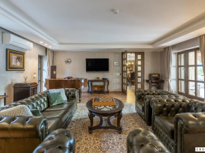 Carolus in Barat with 5 bedrooms and 5 bathrooms