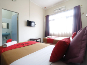 RedDoorz Plus @ Jalan Raden Intan Lampung