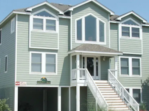 Ashley's Nest - 6 Br home by RedAwning