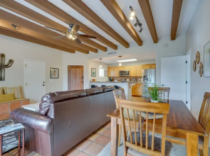 Rustic Tuscon Retreat w/ Community Pool & Hot Tub!