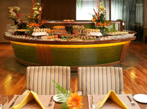 Отель Montreal Barsha