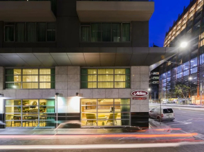 Brady Apartment Hotel Flinders Street