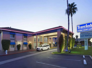 Travelodge by Wyndham Orange County Airport/ Costa Mesa