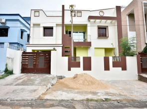 Oyo 14712 The New Garden Inn