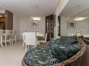 Boulevard Bombinhas 205-A - 50m do mar & Frente Avenida - Condomínio de Luxo - Piscina Climatizada - Jacuzzi - Portaria 24h