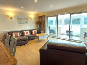Loch Rannoch Highland Club Pine Marten Lodge 08