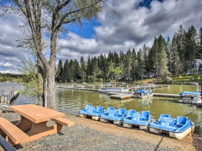 Yosemite Home Base: Community Perks + Lake Access!