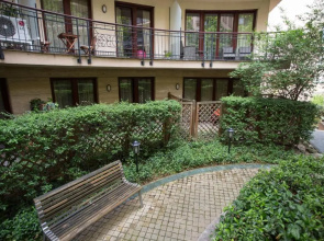 All Seasons Apartment