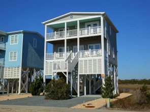Belle Moor 3 Bedroom Home by RedAwning