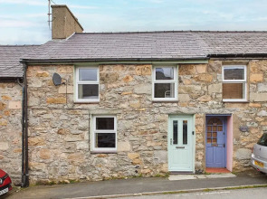 Host Stay Trefor Cottage