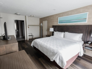 Holiday Inn Peterborough-Waterfront, ON by IHG