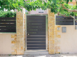 Perla Cozy Apartment near beach