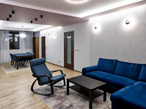 Very Spacious & Modern 2Bed near Airport & Centre