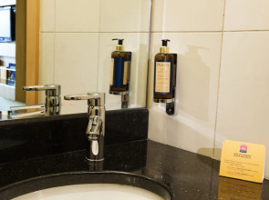 Отель ibis Deira Creekside Dubai