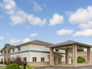 Super 8 by Wyndham Heath/Newark