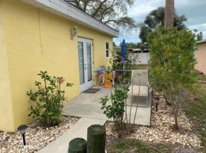 ~ Cozy In-law Apartment Close to Siesta Key ~