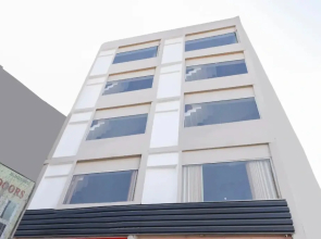 Hotel Red Ark by OYO Rooms