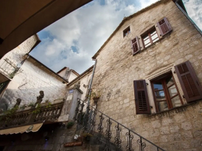 Forza Lux Guest House