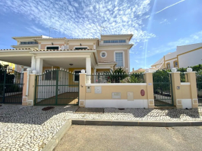 Pêra Amazing Villa With Pool by Homing