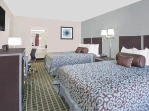 Days Inn by Wyndham Market Center Dallas Love Field