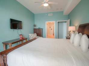 Legacy I 1303 Penthouse