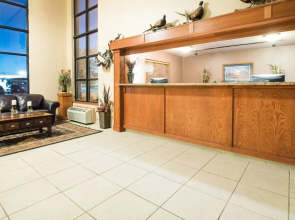 Howard Johnson Inn and Suites Oacoma