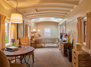 Napa Valley Railway Inn