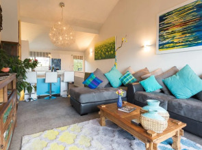 Distinctive Adjacent Two Lake View Townhouses