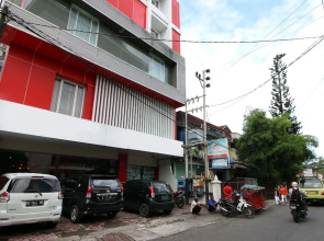Airy Lapangan Merdeka Ambon Wem Reawaru 7B