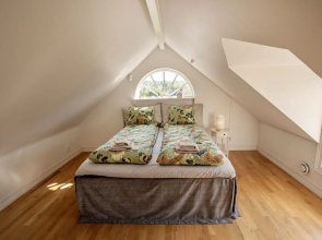 2 Bed House Sleeps 4 With Garden & Free Parking