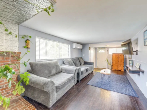 Walk to OOB Pier: Family-friendly Home w/ Hot Tub!