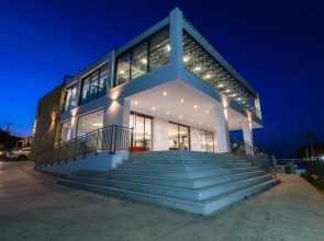 Cavo Orient Beach Hotel