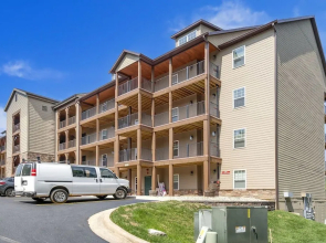 New Lakeside Haven - Picturesque