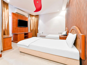 OYO 118 Revira Hotel