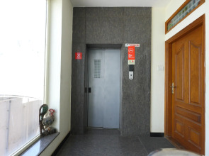 OYO Silverkey 77698 Kings Court Near Rela Balaji Hospital