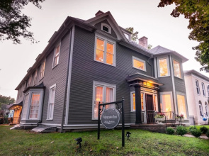 Valparaiso Inn Bed & Breakfast