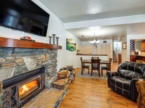 Meadow Creek Golf Resort Condo: Skiing & Lake Life