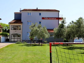 Villa Istriatica, house for 18 + 2 persons, 200 m from the beach, pool, jacuzzi, sauna