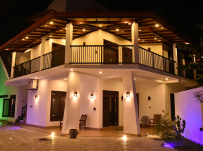 Aurora Four Seasons Villa & Spa