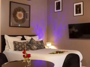 Aix chambre romantique, VRAI JACCUZZI 2 PERSONNES