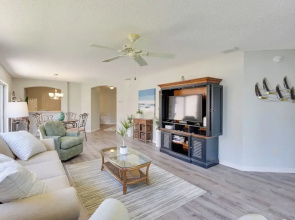 Courtyard Villa w/ Lanai & Community Amenities!