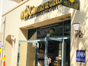 Resort Style Apartments Near Ucla