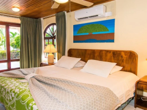 2-bedroom Beachfront Condo With Pool
