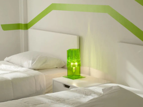 WAVE Hotel & Cafe