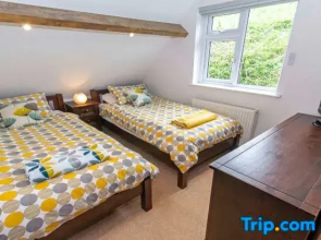 Stables - BEST Sea views in Croyde! Sleeps 8