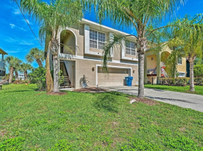 Bright Bayfront Home < 2 Mi to Hernando Beach!