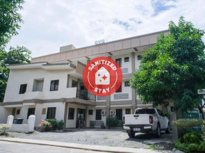 OYO 604 Chateau Cinco Dormitel Vaccinated Staff